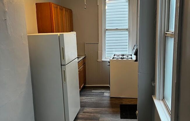 Updated 1 Bedroom Unit In The Southside with Bonus Space.  Available Immediately