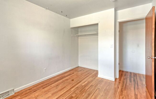 3 beds, 1 bath, $1,575, Unit 2821 Stanford Rd