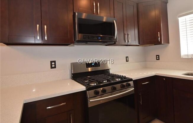 Live In The Heart Of Summerlin 2 Bed 2 Bath Condo!