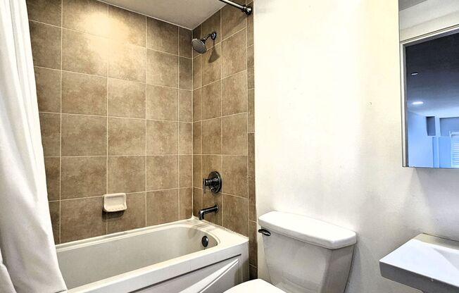 1 bed, 1 bath, $1,850, Unit APARTMENT # 1