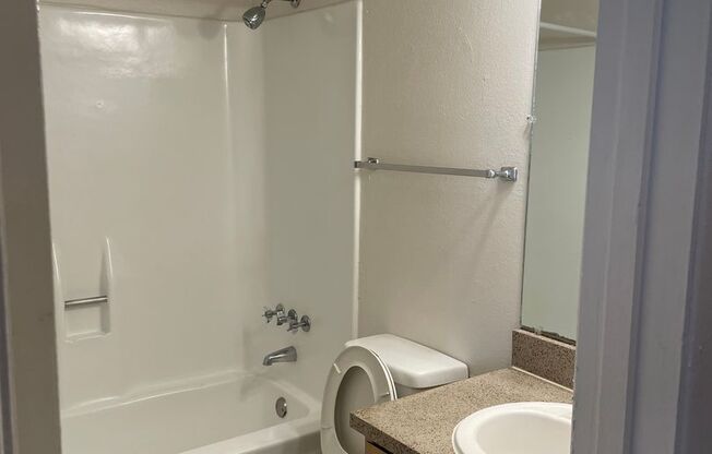 1 bed, 1 bath, 575 sqft, $944, Unit 246