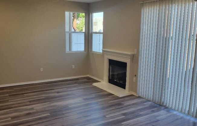 BEAUTIFUL SPACIOUS TOWNHOUSE IN GREAT LOCATION