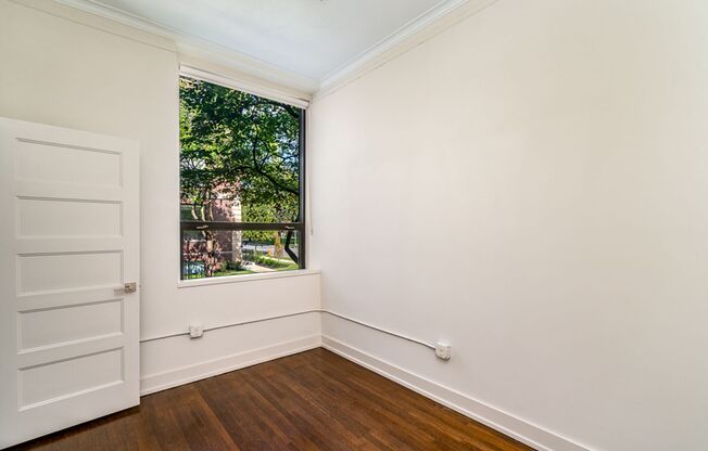 1 bed, 1 bath, $1,600, Unit 875 Michigan Ave Apt. 201