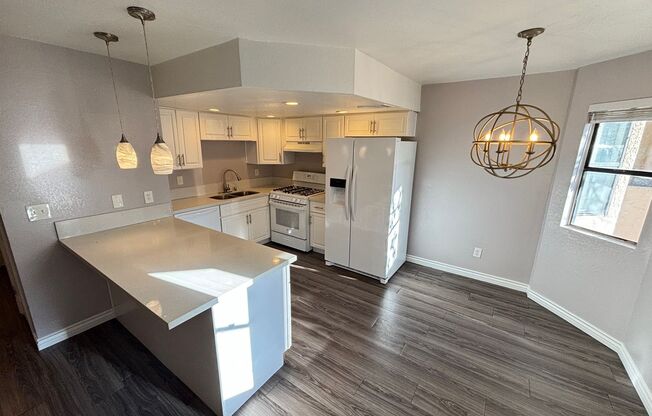 Gorgeous 2Bed/2Bath Condo located just outside Summerlin
