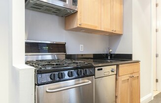 208 E 25 ST