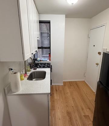 1 bed, 1 bath, $3,000, Unit 11