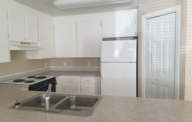 1 bed, 1 bath, $1,100, Unit 3711-1