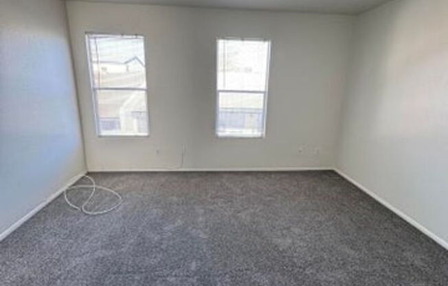 3 beds, 2 baths, $1,850, Unit UNIT 123