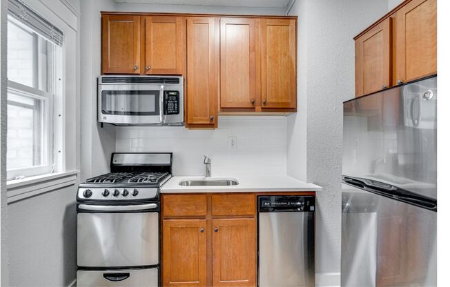 1 bed, 1 bath, 423 sqft, $695