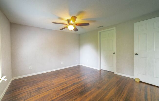 2 beds, 1 bath, $1,050