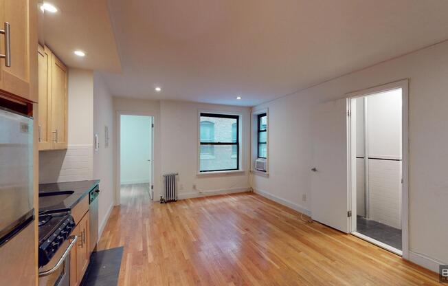 26 CHARLTON ST