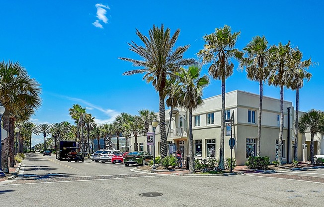 Minutes to Beaches Town Center