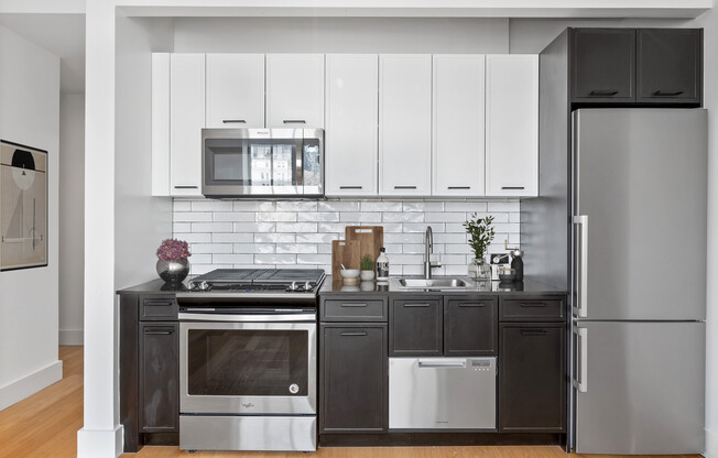 Studio, 1 bath, 453 sqft, $3,678, Unit 2017