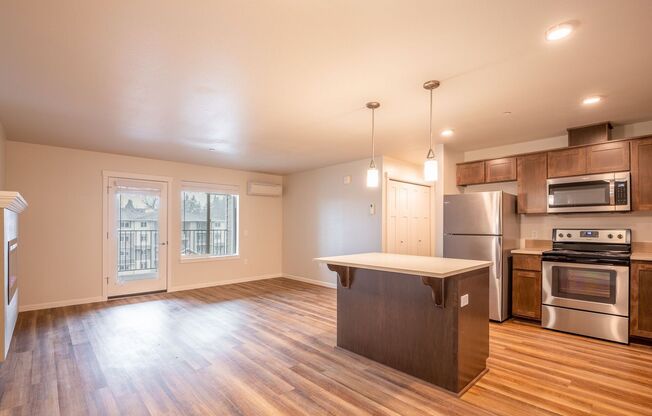 2 beds, 1 bath, 928 sqft, $1,850, Unit A-102