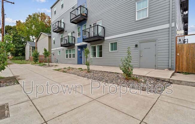 6263 N CECELIA ST