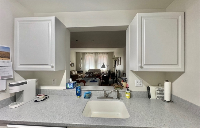 3 beds, 2 baths, 1,291 sqft, $5,800, Unit 402