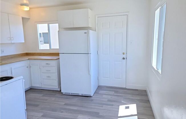 Charming Single-Story in Downtown Henderson | Bright Layout, Big Backyard & Prime Location!