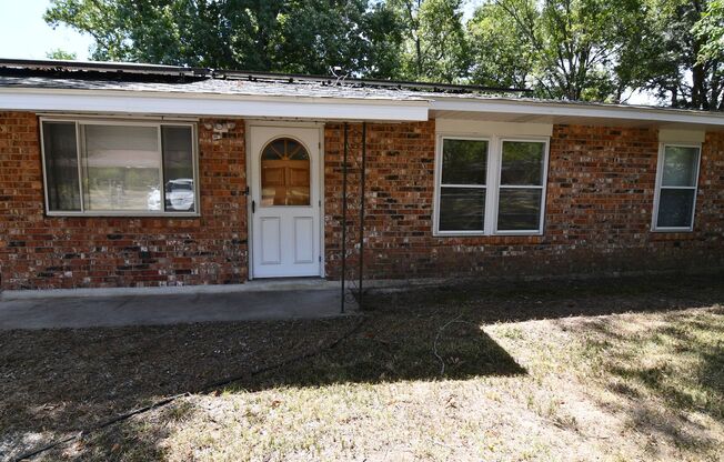 3 bedroom, 1.5 bath home in quaint, well maintained subdivision in Brownsfield