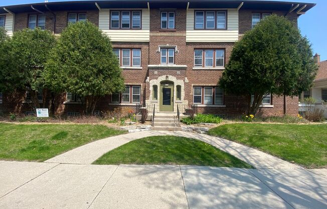 1800-1808 E Olive St