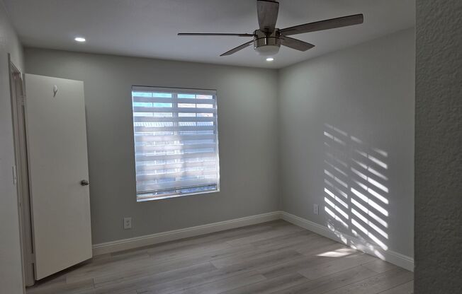 2 beds, 2 baths, $2,100, Unit #1048