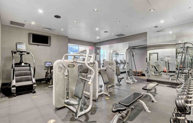 2 beds, 2 baths, $2,450, Unit # 2407