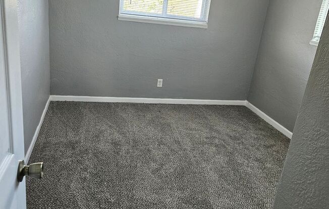 2 beds, 1 bath, 750 sqft, $1,095, Unit B07 1056 18