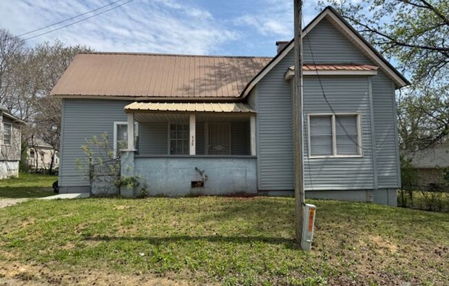 Newly Available 3 BR/ 1.5 Bath!!