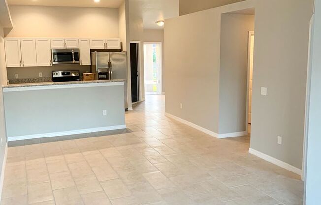 Like New DUPLEX 3 bedroom, 2 bath, 1 car garage