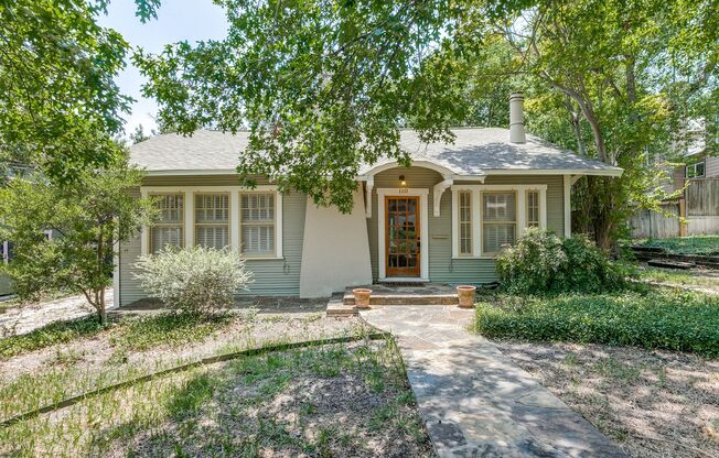 2-BEDROOM ALAMO HEIGHTS COTTAGE