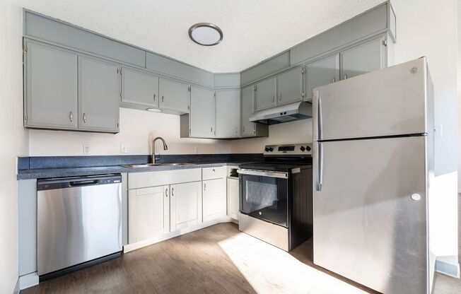 2 beds, 1 bath, 709 sqft, $1,499, Unit 48