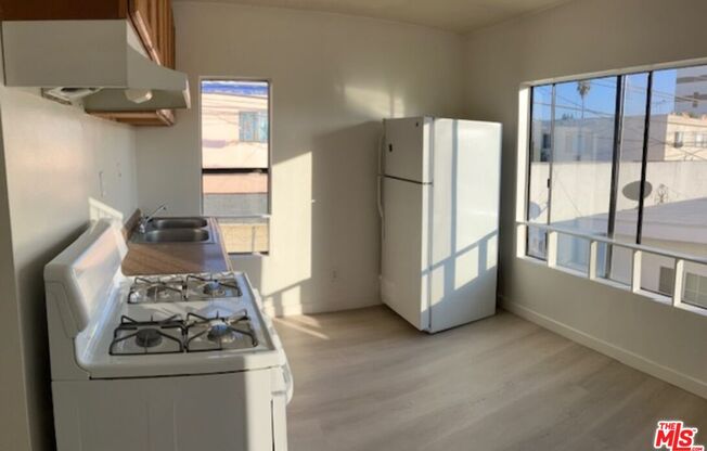 1 bed, 1 bath, 400 sqft, $1,450, Unit C