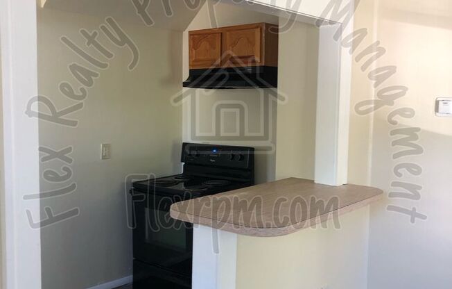 3 beds, 1 bath, $900