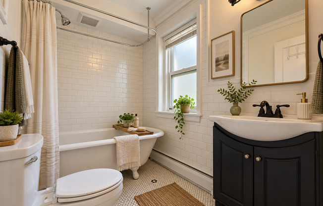 Studio, 1 bath, 400 sqft, $999, Unit 112