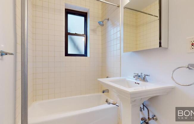 207-209 West 11th St.