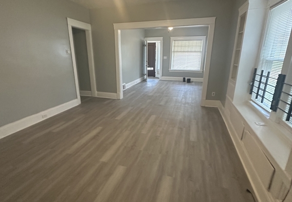 3382 E 102 ST