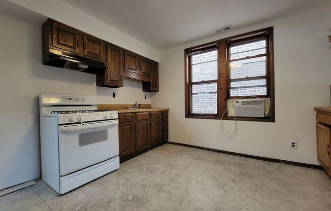 828 W. 34th St.