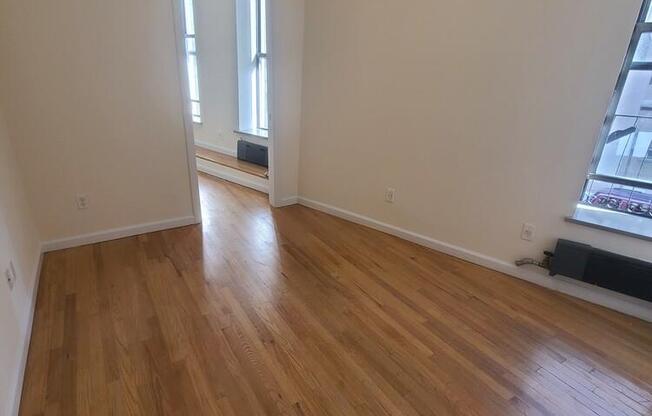 110 6 AVE