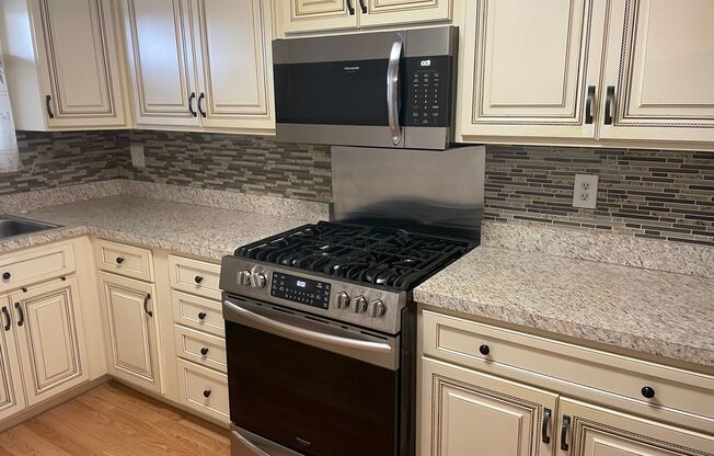 Newly Renovated Condo For Rent in Quaker Valley Condos!