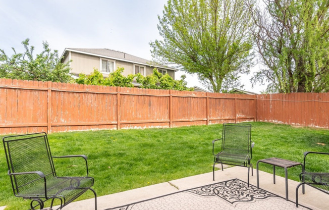 Large 4 Bedroom 2.5 Bathroom Pet Friendly Home