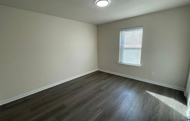 3 beds, 1 bath, $1,600