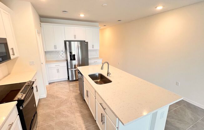 Stunning BRAND NEW 3 Bedroom / 2.5 Bath Townhome in Sanford! LAKEVIEW!