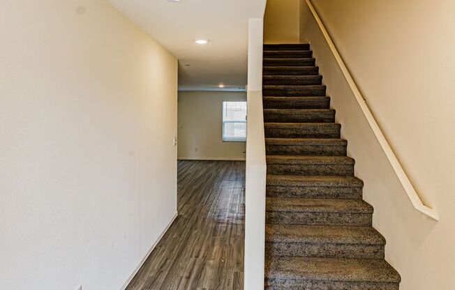3 beds, 2.5 baths, $1,750