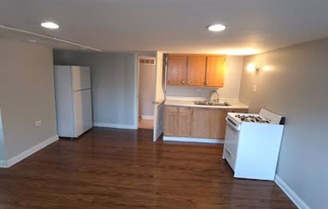 5801 S Sacramento Ave