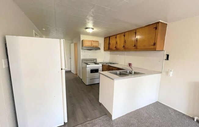 1 bed, 1 bath, $1,095, Unit 6