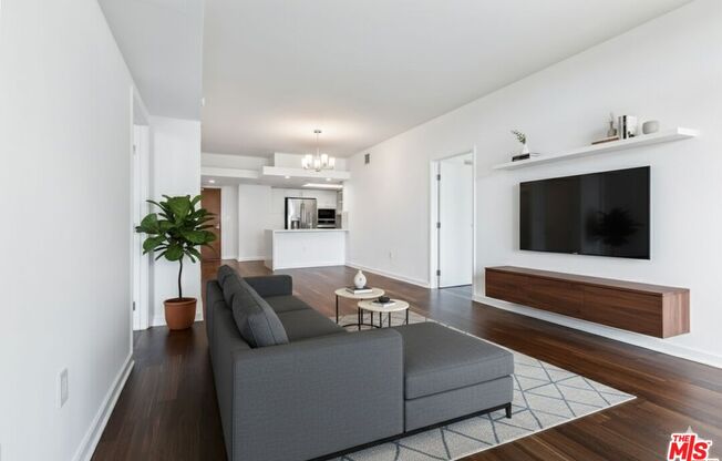 2 beds, 3 baths, 1,434 sqft, $8,000, Unit 1631