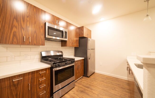 3 beds, 2 baths, 1,035 sqft, $3,995, Unit 203