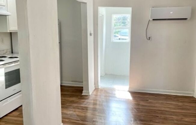 1 bed, 1 bath, $750