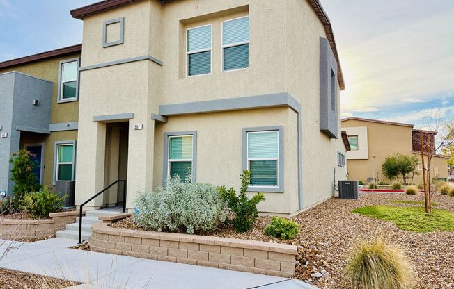 Newer Townhome Available NOW!