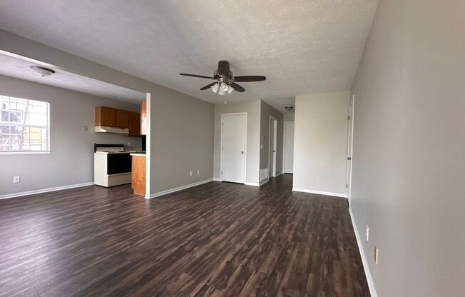 2 beds, 1 bath, 800 sqft, $850, Unit 797