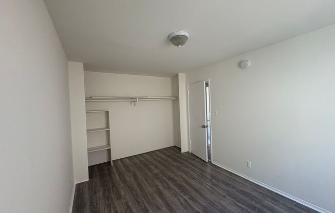 2 beds, 1 bath, $2,100, Unit 14143-01